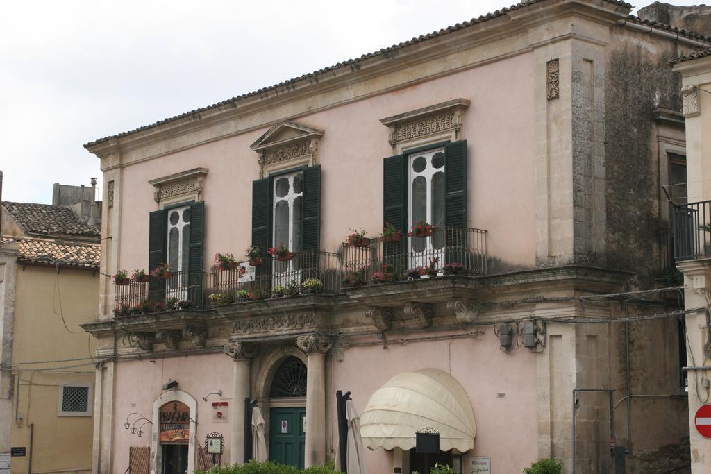 موديكا Palazzo Il Cavaliere B&B De Charme المظهر الخارجي الصورة