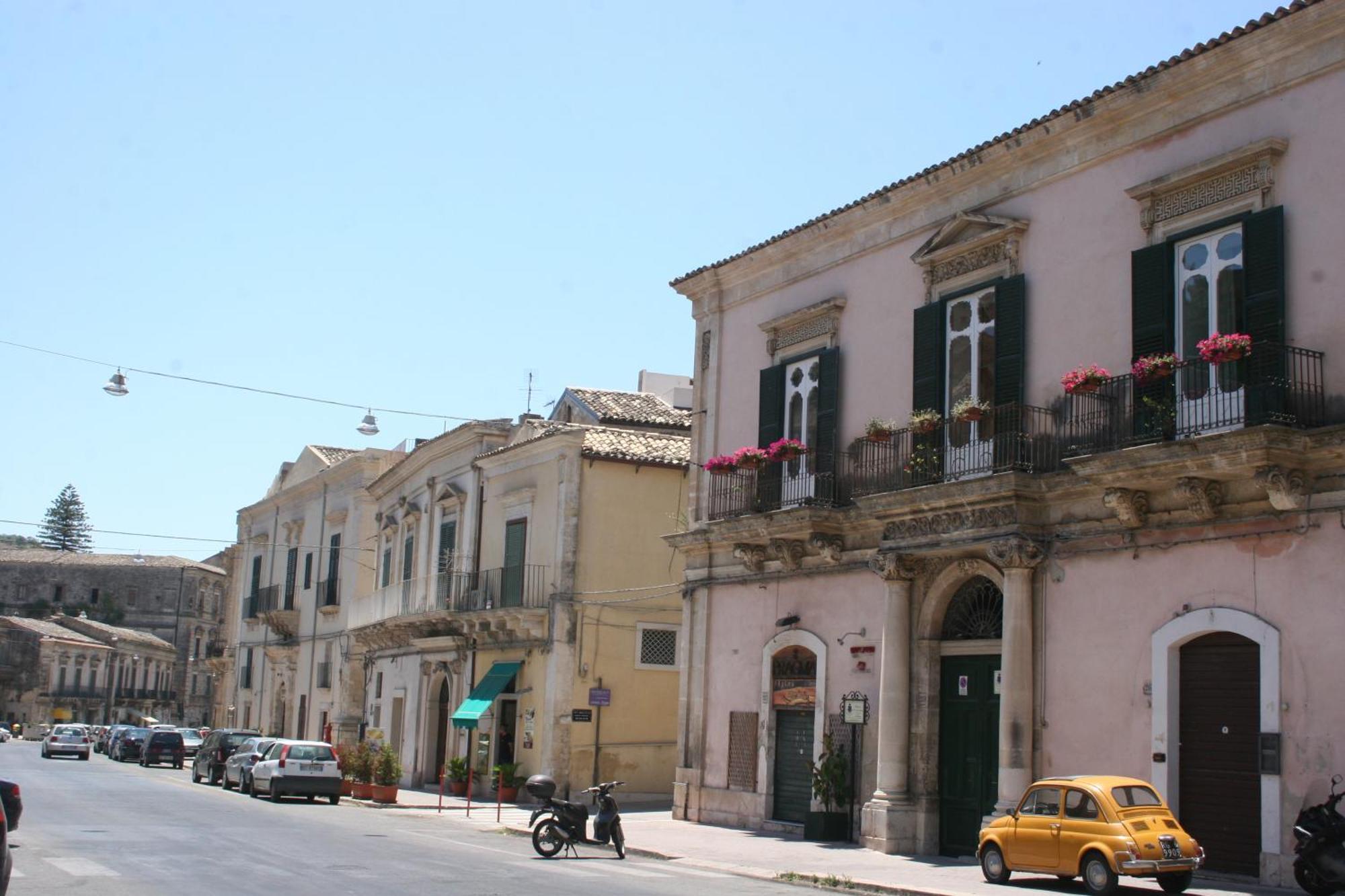 موديكا Palazzo Il Cavaliere B&B De Charme المظهر الخارجي الصورة