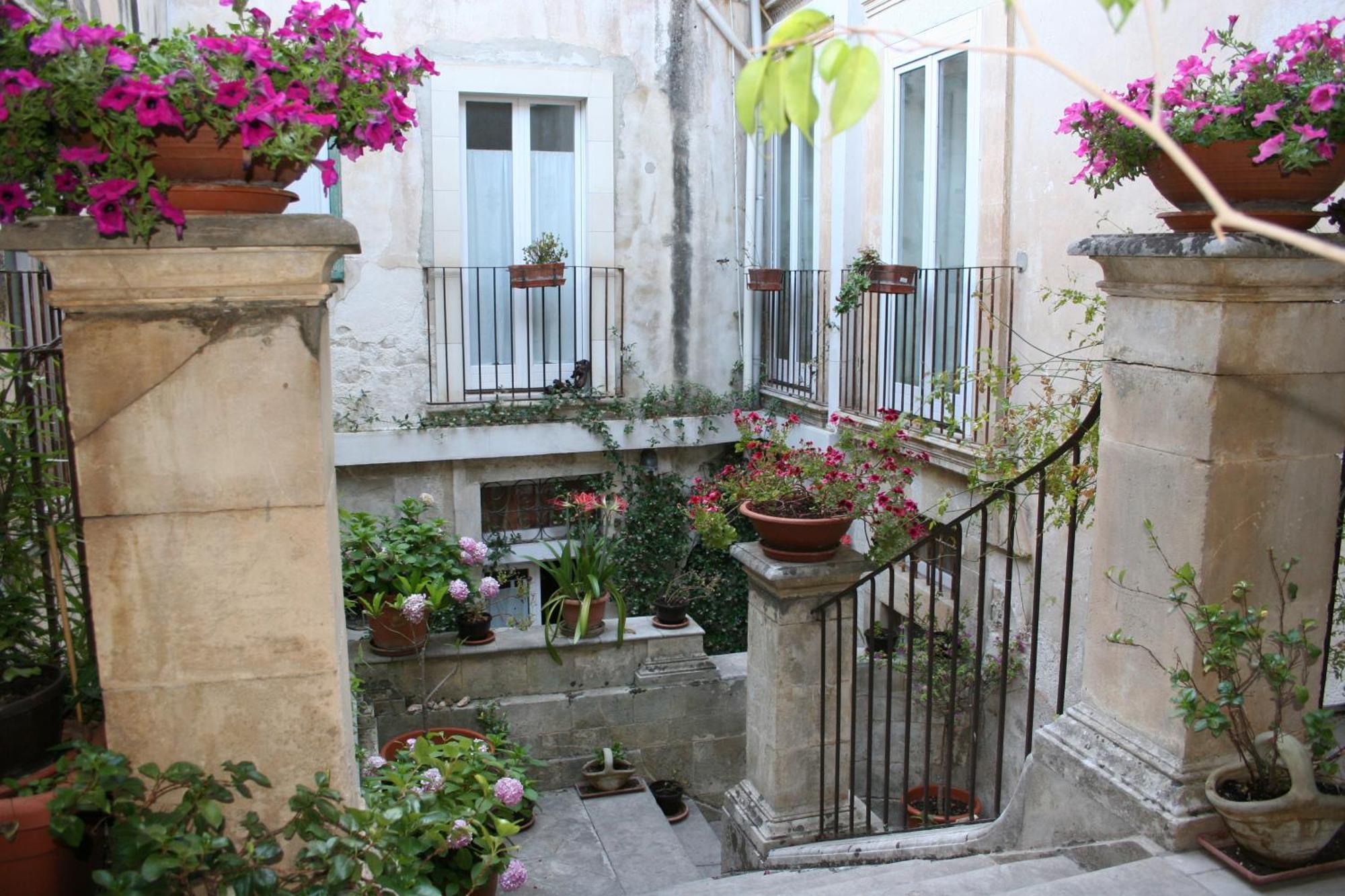 موديكا Palazzo Il Cavaliere B&B De Charme المظهر الخارجي الصورة