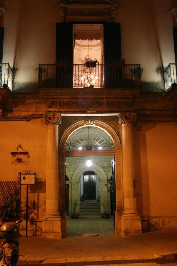 موديكا Palazzo Il Cavaliere B&B De Charme المظهر الخارجي الصورة